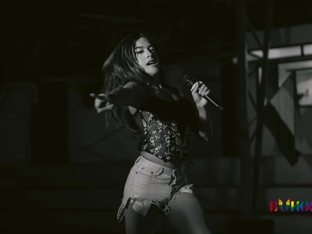 Andrea_lopezxxx 離線 XXX 聊天