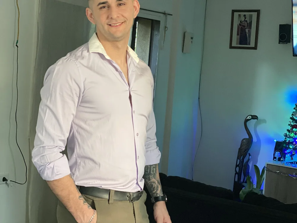 Alejoooo2323n Offline XXX chat