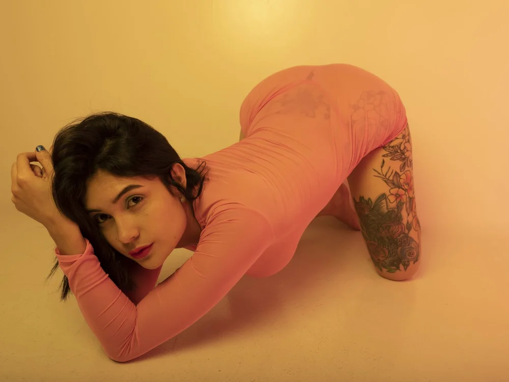 Flora_Morin's Offline XXX Chat