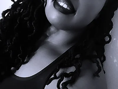 Smileyass Female Hairy Webcam Striptease