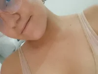 aleja2610's webcam live show