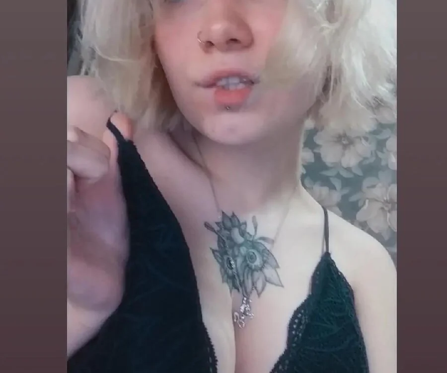 SugaredAlice's Offline Chat Room