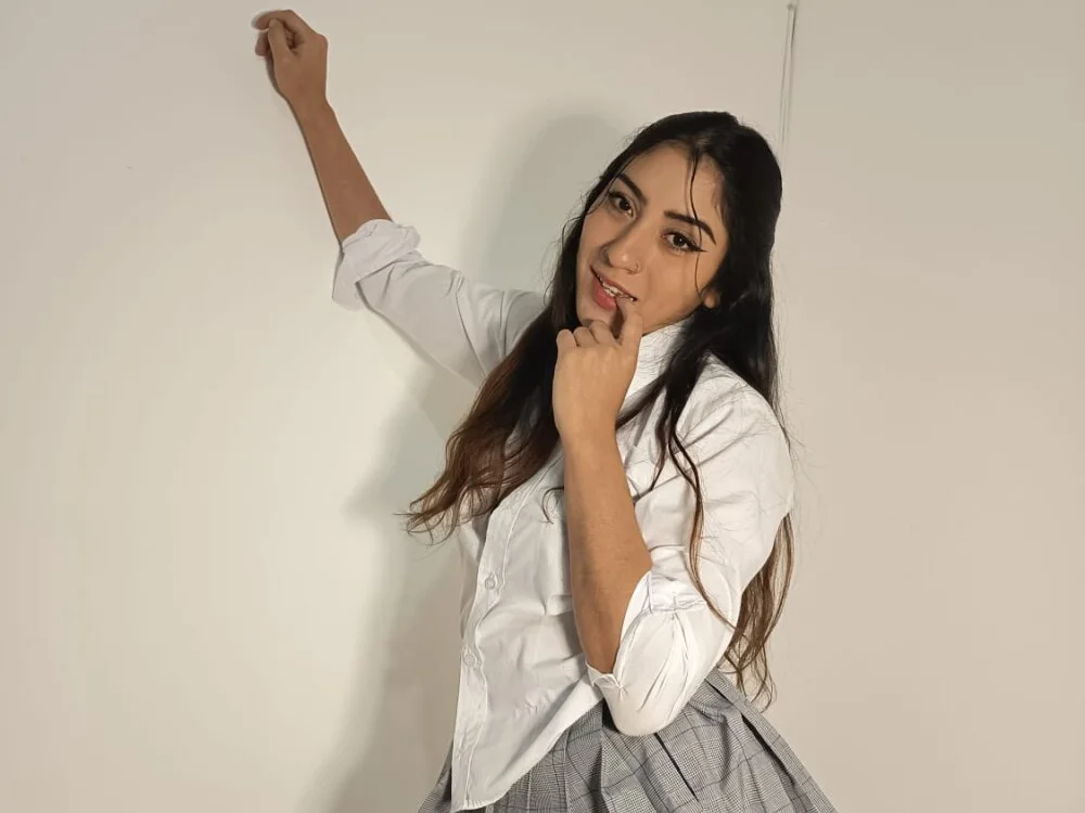 Nicolas_And_AlexaのオフラインXXXチャット