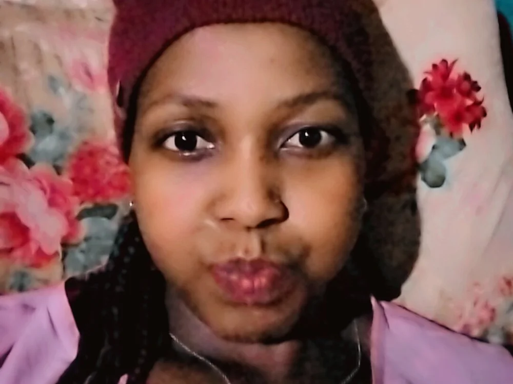 Thando_lover's Offline Chat Room