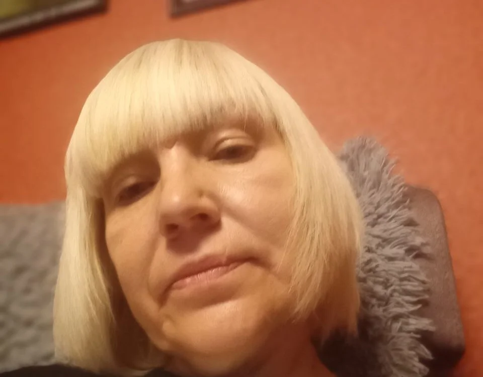 TinaGold888 offline chatrum