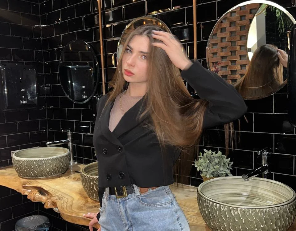 CrisBerishaj – Offline XXX chat