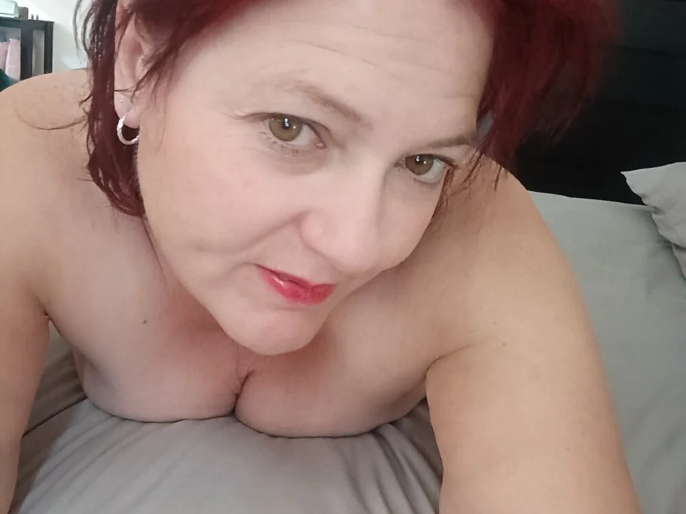 Slutty_cabbagepatch_doll's Offline Chat Room