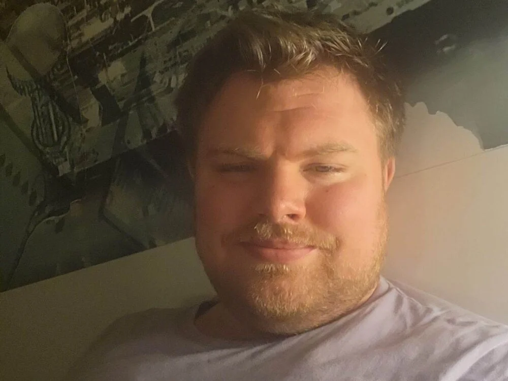 Briansdick96 離線 XXX 聊天