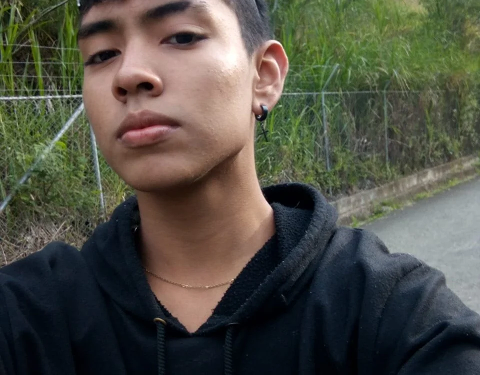 LoganTwink18 離線 XXX 聊天