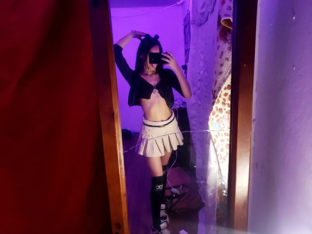 camaidayanirs707's Offline XXX Chat