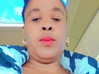 Ebonyboobsmilk's Offline Chat Room