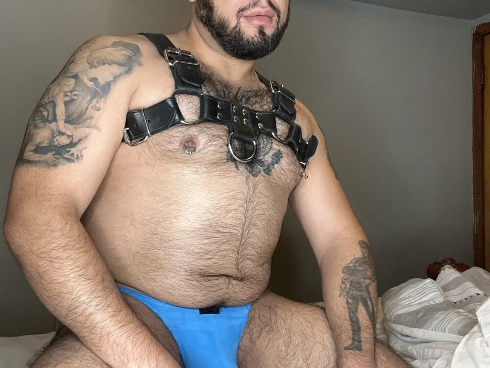 Pierce_leather Chat XXX offline