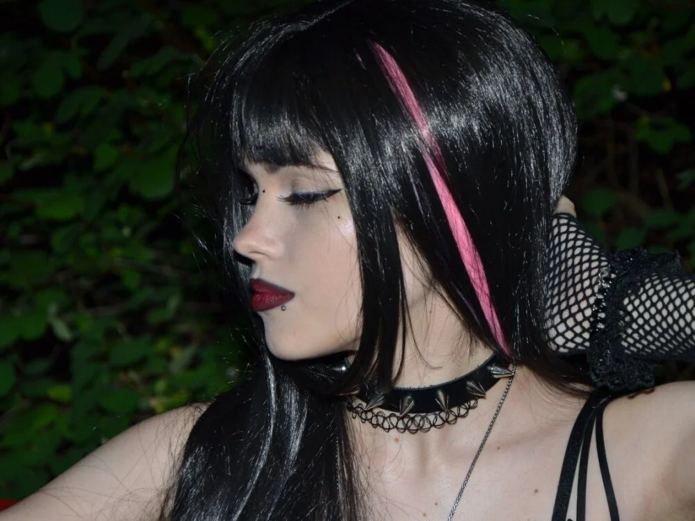 Alicemyrr offline XXX-chat