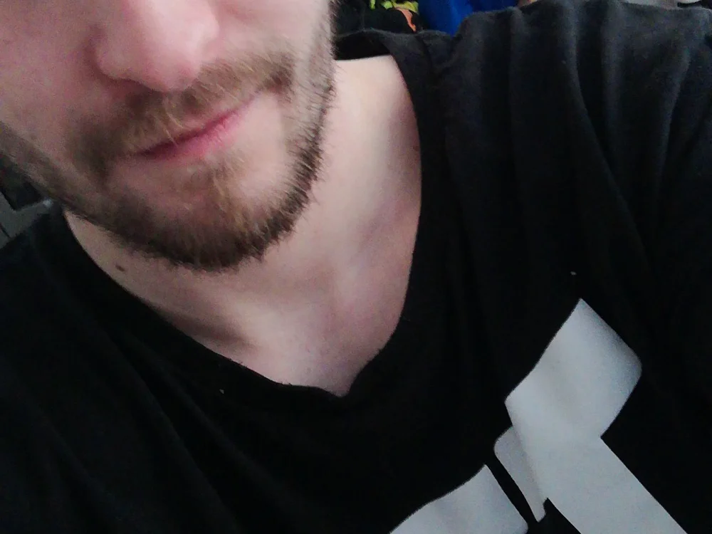 Aggi420's Offline Chat Room