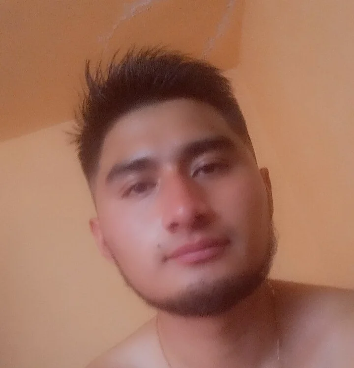 Sebastiqn2288h 離線 XXX 聊天