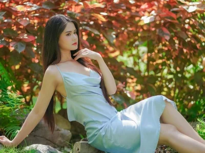 _Rossa19_ Female Blackhair Online Webcam Nude