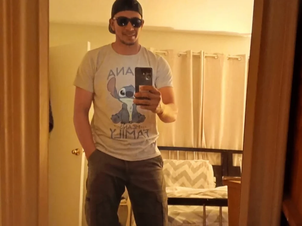 Leovilla2000's Offline Chat Room