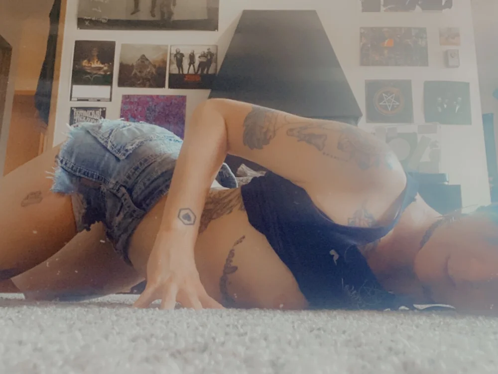 AmberRocksLive666's Offline XXX Chat