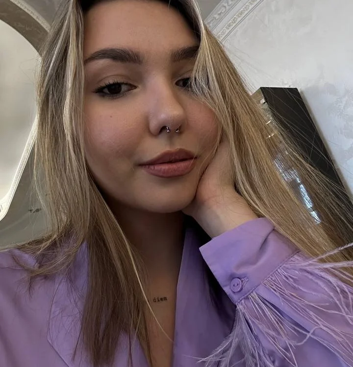 Tonya__Thompson's Offline XXX Chat