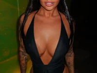 Chatroom XXX en direct de BELLABLACKXUK