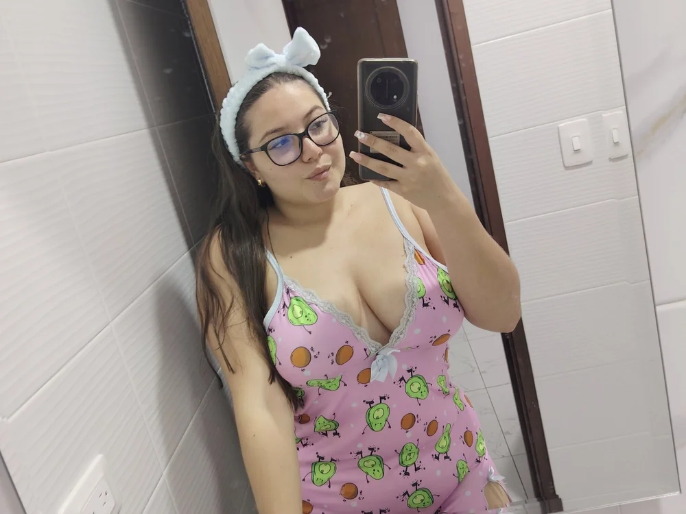 Miia_BDSM's Offline Chat Room