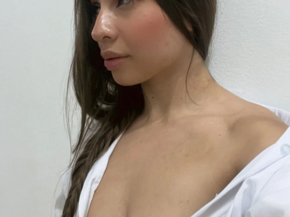 Alicia-vega 离线XXX聊天