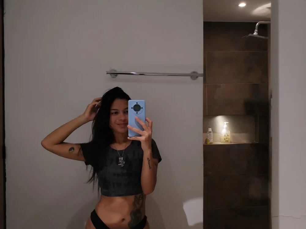 SamanthaElis: συνομιλία ΧΧΧ εκτός σύνδεσης