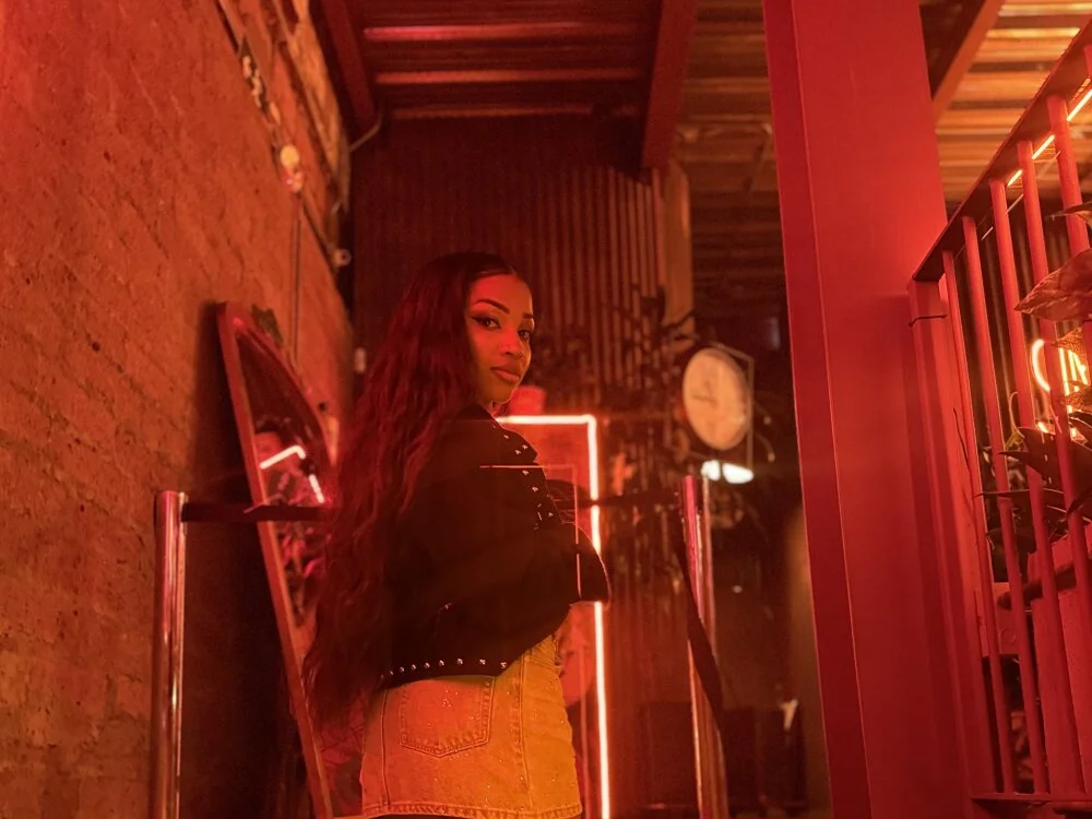 eimi_spacee's Offline XXX Chat