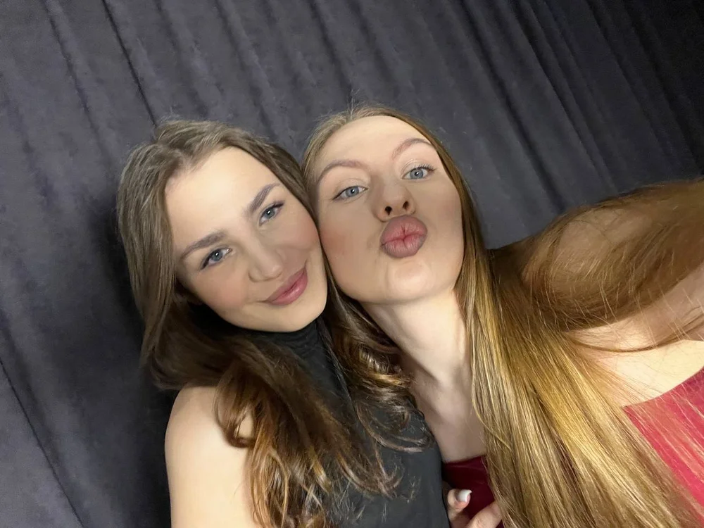 AshleyArnet's Offline Chat Room