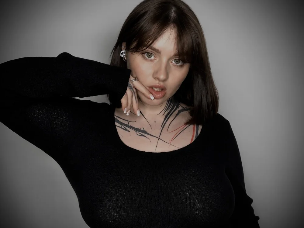 Emily_swain офлайн XXX чат