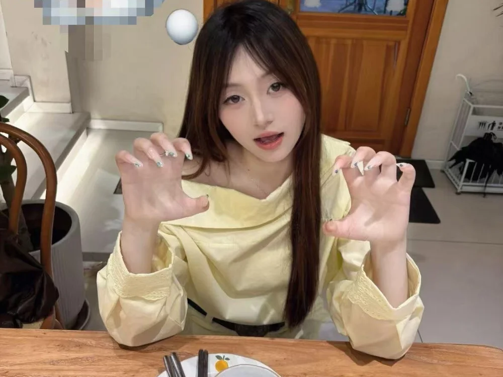 lala_v's Offline XXX Chat