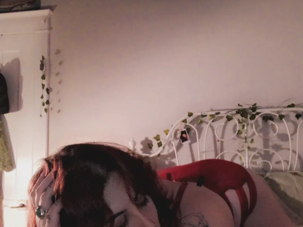 crazyfemgem's Offline Chat Room