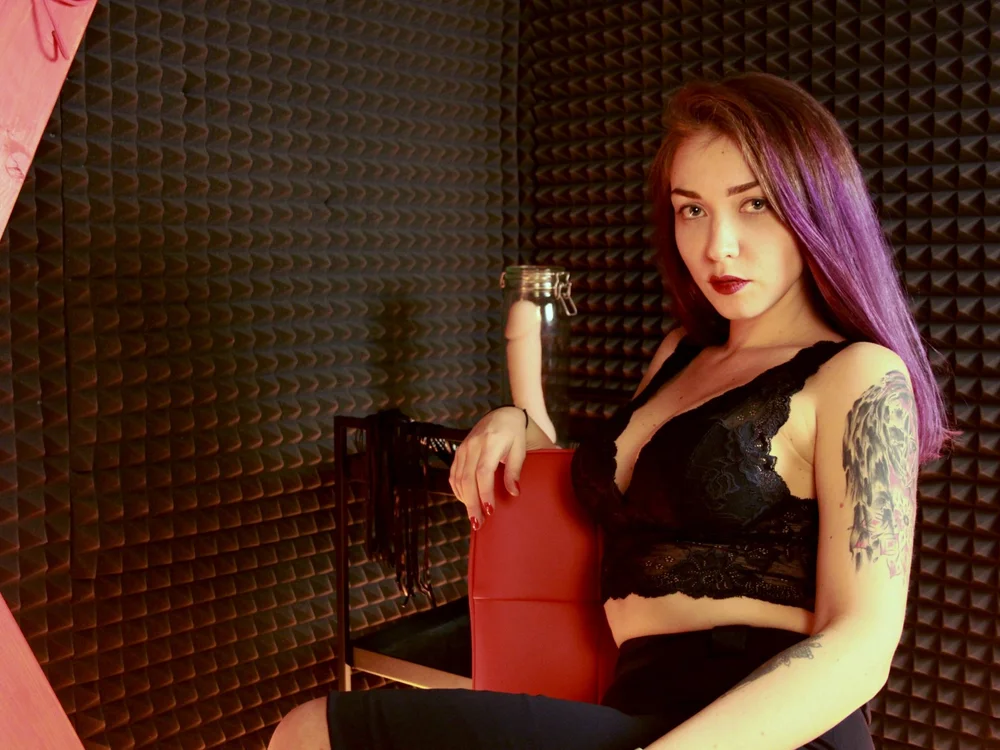 writerMurasaki's Offline Chat Room