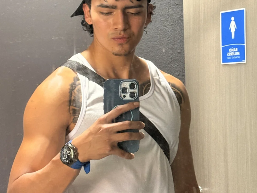 Offline XXX chat elliot_and_violet