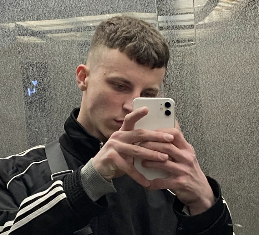 EvgeniiUszhin Offline XXX-Chat