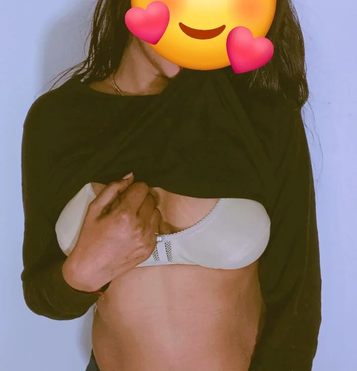 roughfantasy6969 Adlı Modelin Çevrimdışı Sohbet Odası