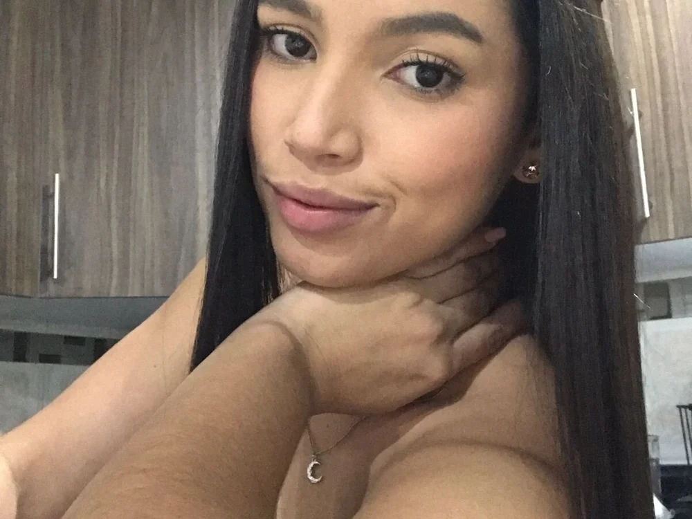 cutehotie__'s Offline XXX Chat
