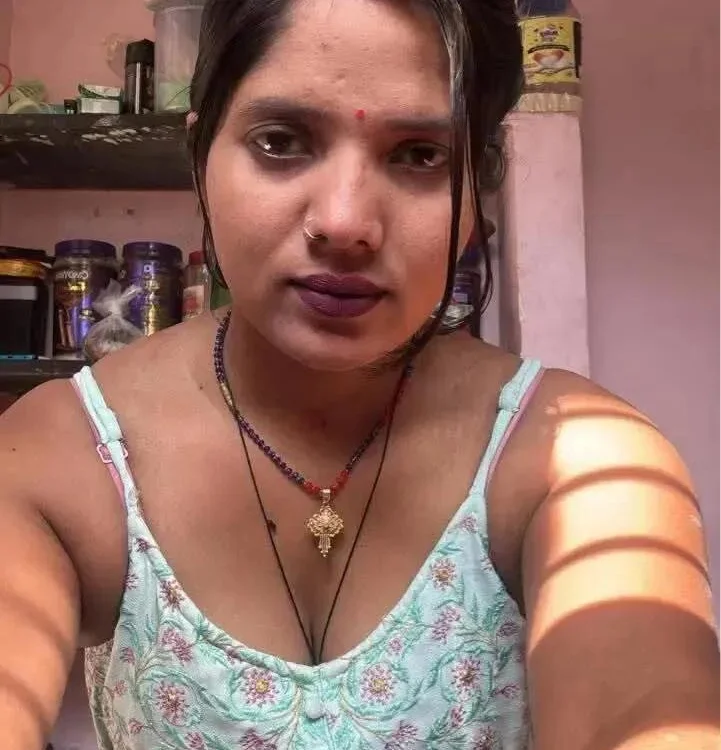 chay_hot's Offline XXX Chat