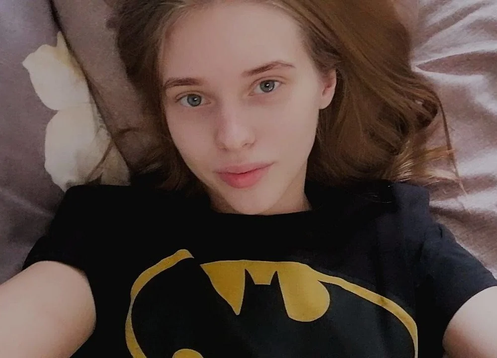 Rose_Joness' Offline Chat Room