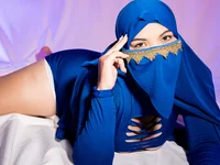 Amira_02's Offline Chat Room