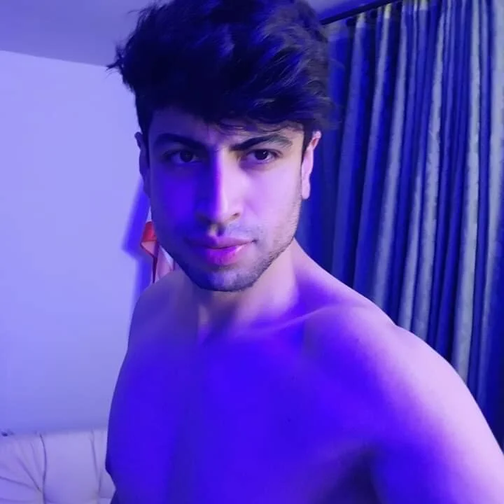 Offline XXX chat bradley_muscle