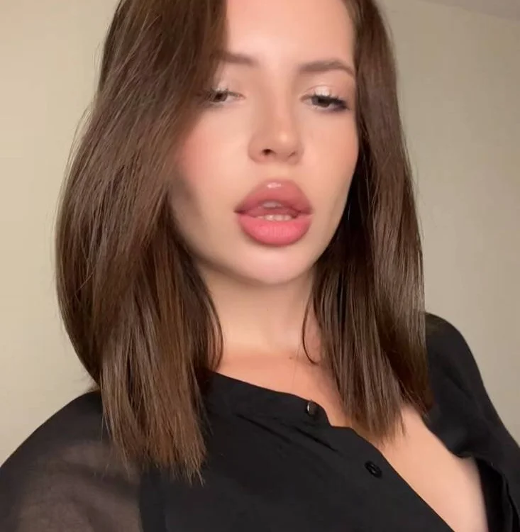 MarthCostine's Offline Chat Room