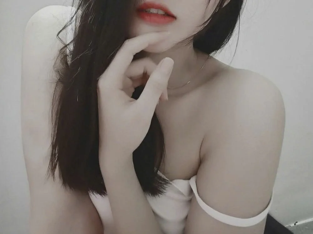 -Lynn- offline XXX-chat