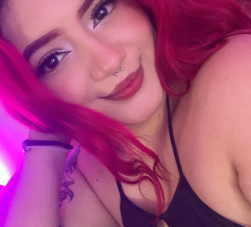 MelannyCurvy's Offline XXX Chat
