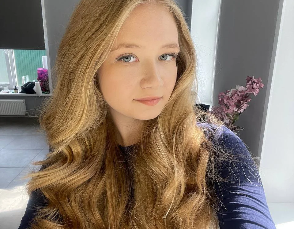 AraHallman's Offline Chat Room