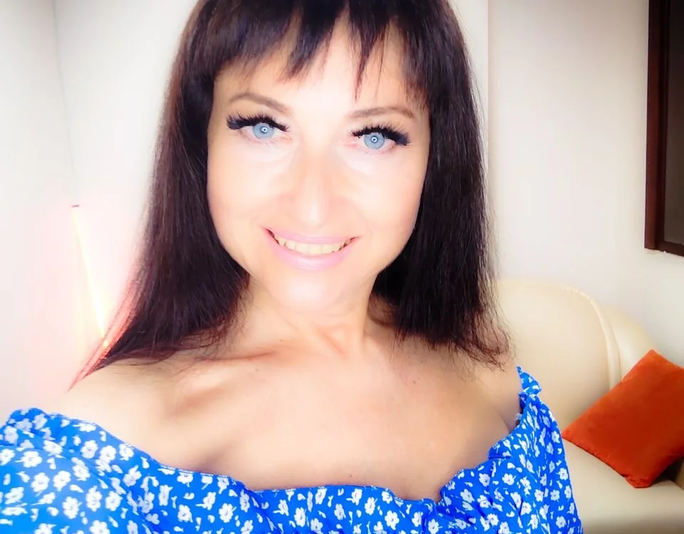 Chat +18 de Erica_Edmonton ao vivo