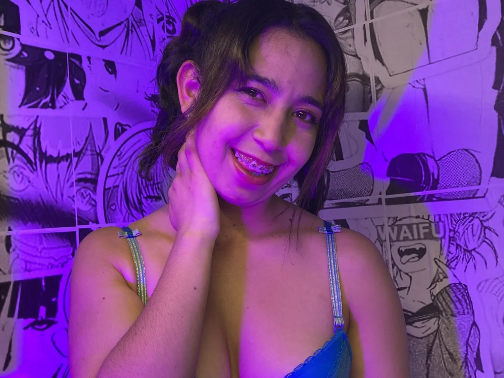 KateJones18_'s Offline XXX Chat