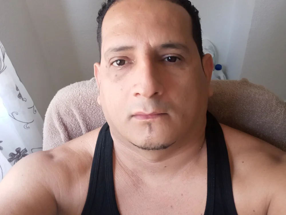 Alessandro211980's Offline Chat Room