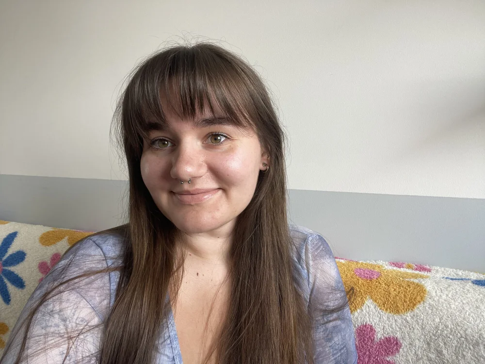 Julie_Diamond Offline XXX-Chat