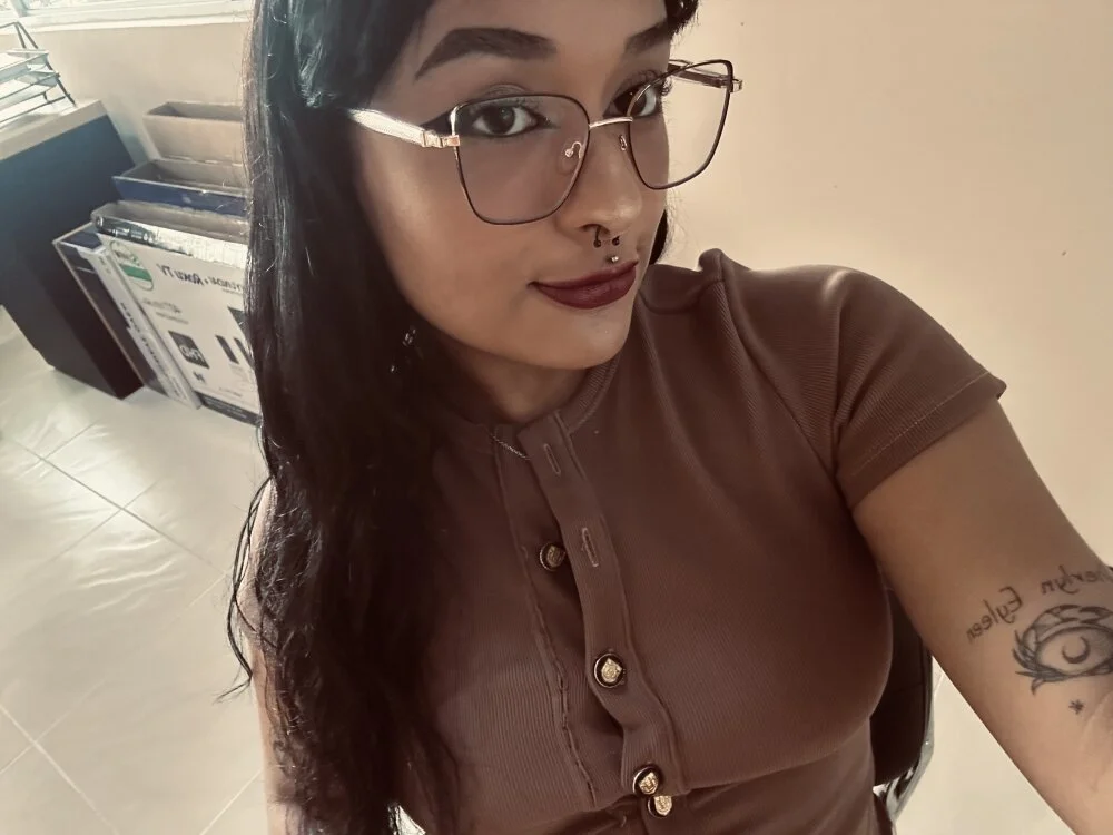 lilithmiller3's Offline XXX Chat